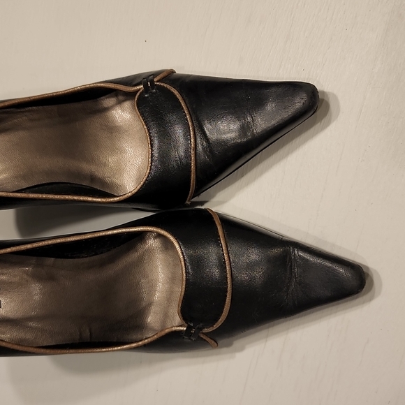 BCBG Gorgeous Pointed Toe Heels - Picture 4 of 10